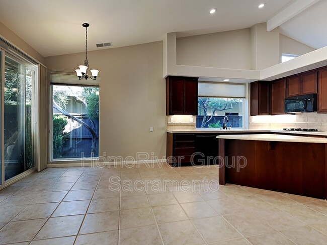 Building Photo - 5322 Bellegrove Way