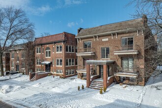 Building Photo - Colonial