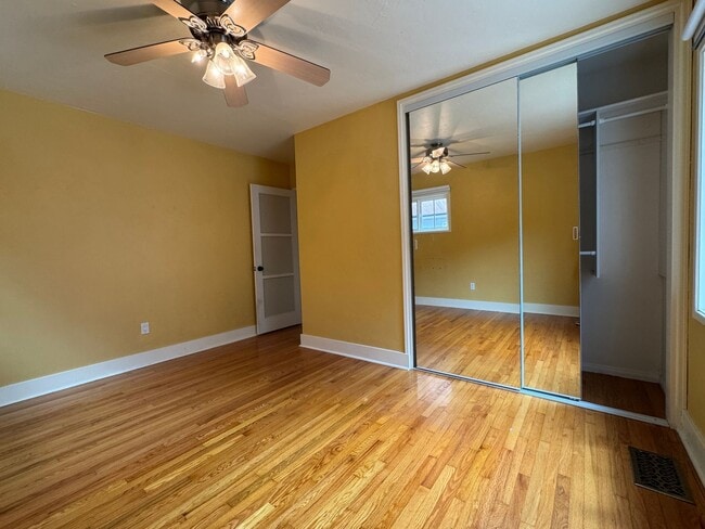 Building Photo - 8829 Greenview Pl