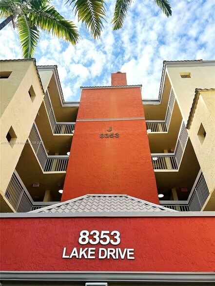 Building Photo - 8353 Lake Dr