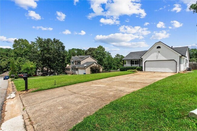 Building Photo - 140 Grayland Creek Dr