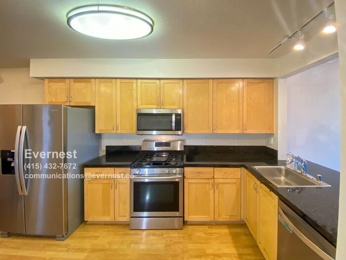 Building Photo - 1528 Brunswig Ln