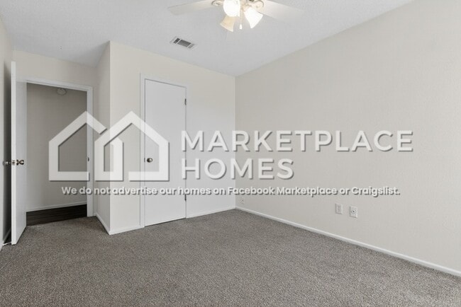 Building Photo - 5202 Ric Dr