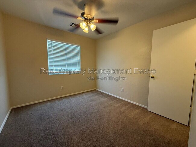 Building Photo - 1813 S 63rd Dr