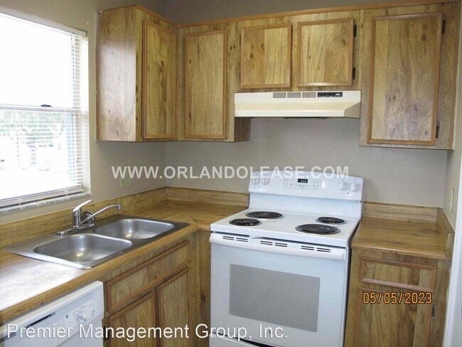 Building Photo - 3 br, 2 bath House - 4240 PERSHING POINTE ...