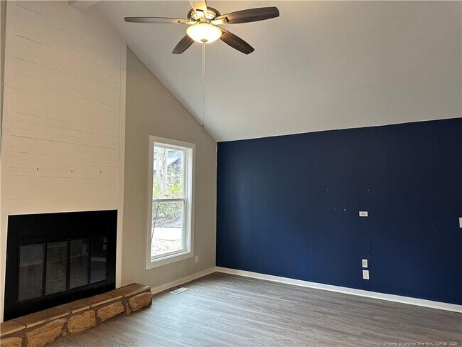 Building Photo - 304 Rangoon Ct