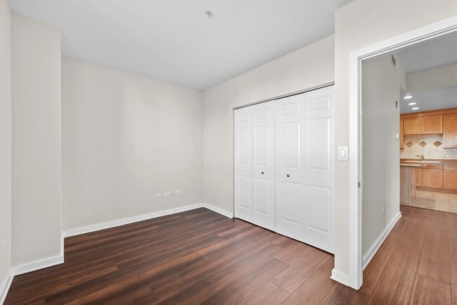 Building Photo - 4875 S Monaco St
