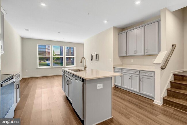Building Photo - 2508 Neabsco Common Pl