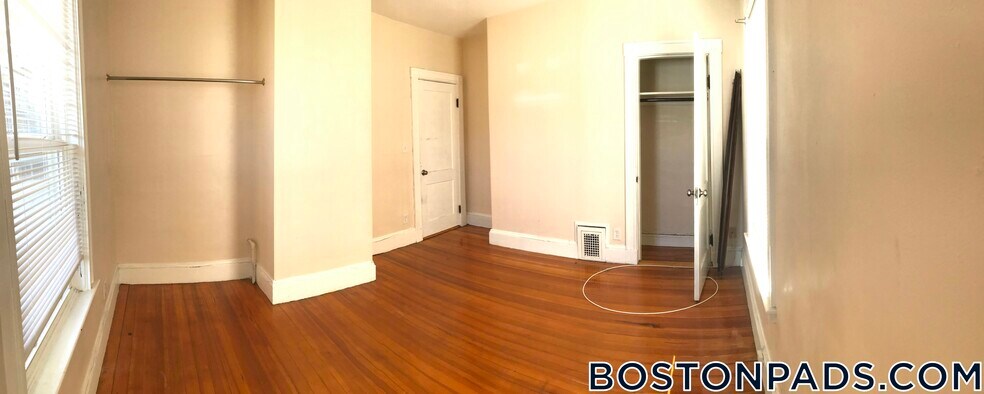 Building Photo - 32 Bailey St