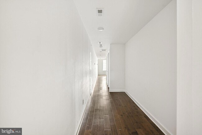 Building Photo - 1843 N 6th St