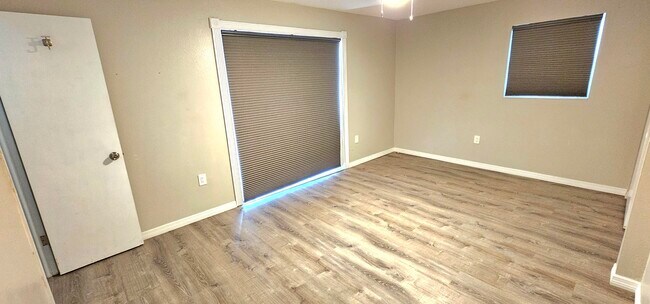 Building Photo - 1380 Floral Ln