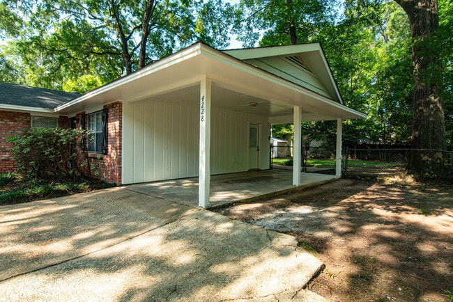 Building Photo - 4228 Johnstown Dr