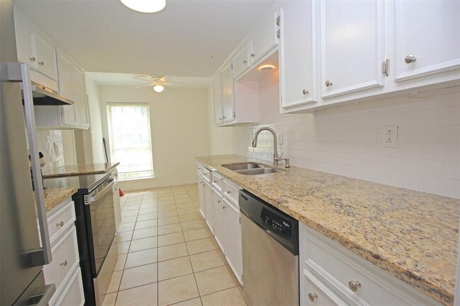 Building Photo - 1503 Cedar Cove St