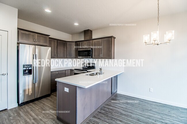 Building Photo - 203 Woodlawn Ln