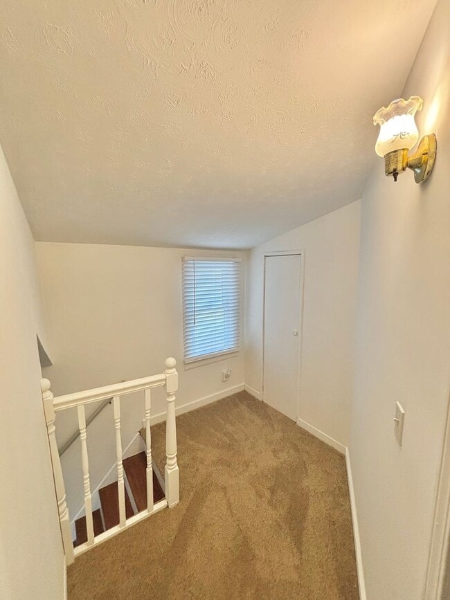 Building Photo - Furnished 2bd | Free internet 1 year!