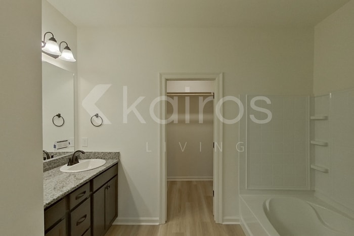 Building Photo - 121 Salvat Dr