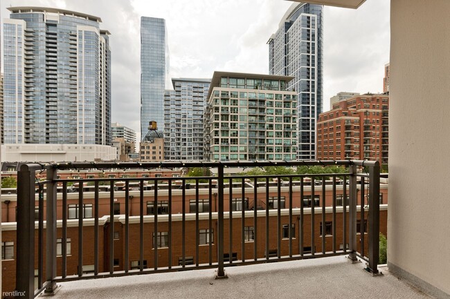 Building Photo - 1 br, 1 bath Condo - 1322 S Prairie Ave Un...