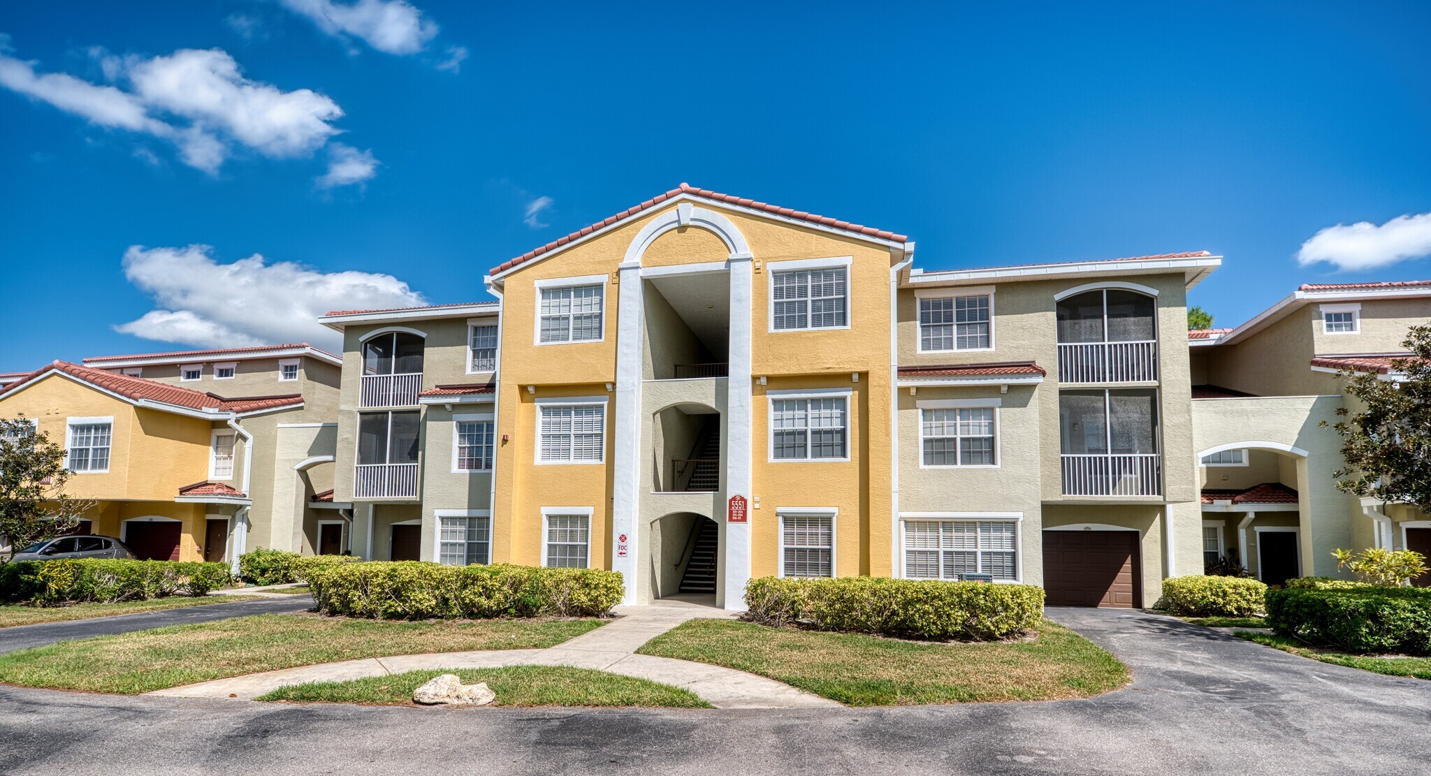 Building Photo - 5551 Bentgrass Dr