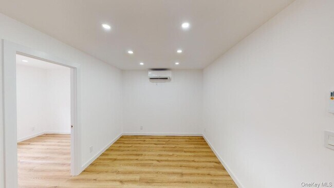 Building Photo - 85-13 68th Ave