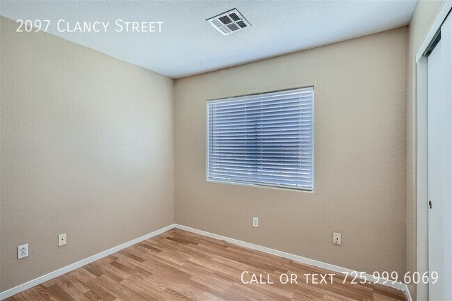 Building Photo - Charming Wexford Village Home: Open Layout...