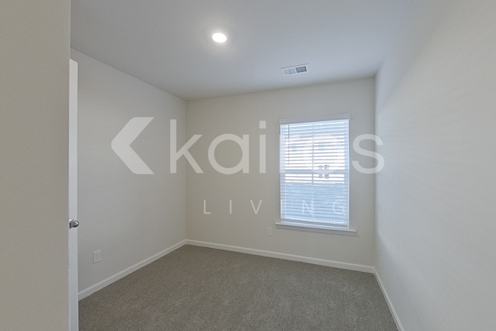 Building Photo - 2191 Banyan Cir