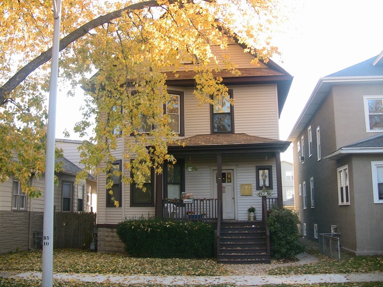 Building Photo - 1114 Elgin Ave