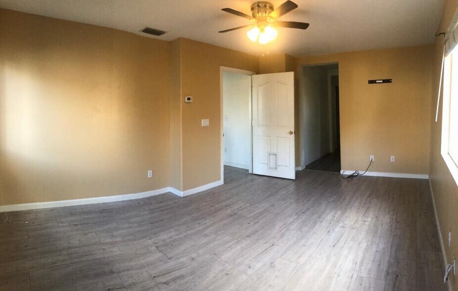 Building Photo - 21 Anjou Cir