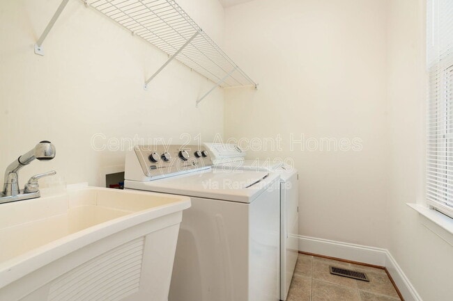 Building Photo - 8401 Tysons Trace Ct