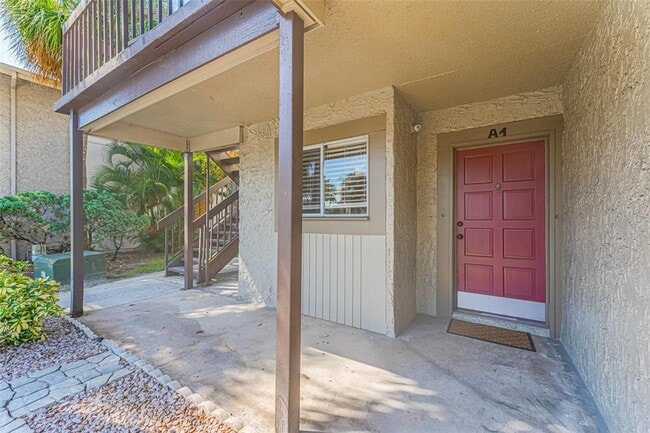 Primary Photo - 6332 Newtown Cir