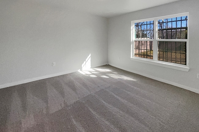 Building Photo - 4640 Corregidor St
