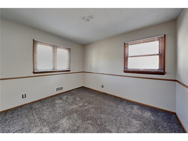 Building Photo - 11811 65th Pl N