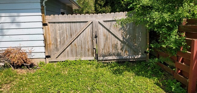 Building Photo - 1163 Higgins Ave