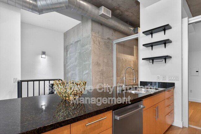 Building Photo - 1025 Island Ave