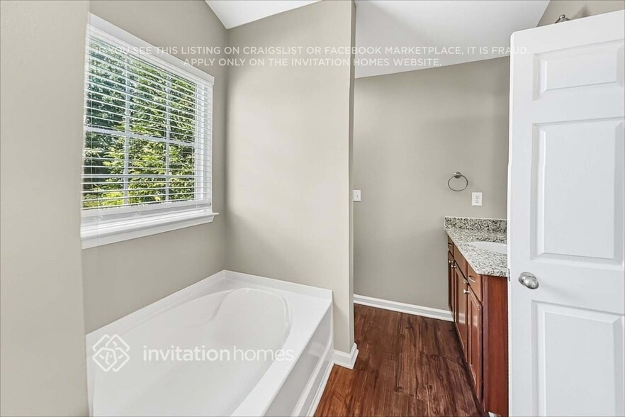 Building Photo - 9018 Gailes Dr