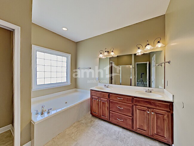 Building Photo - 600 O Hara Cove