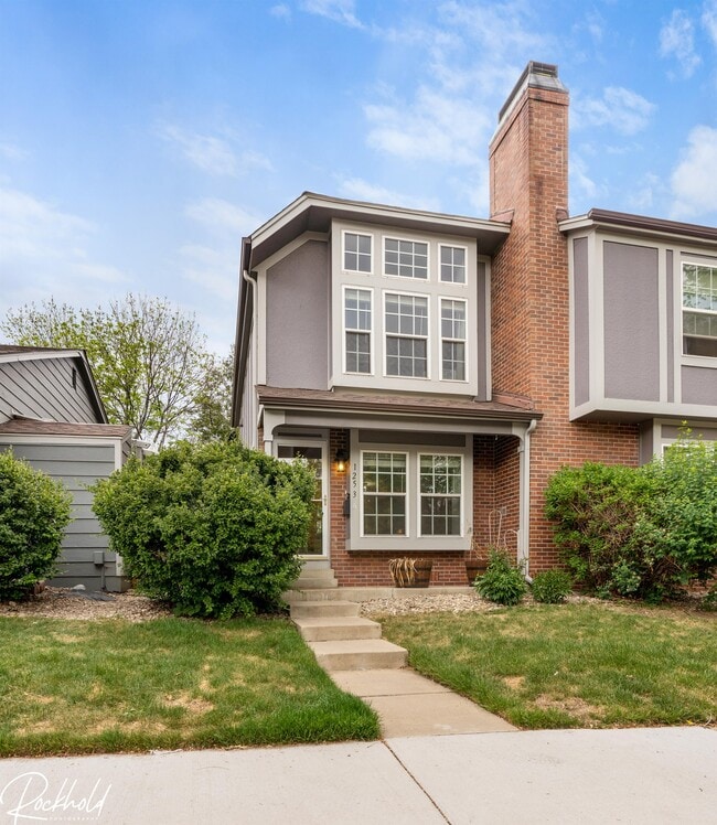 Building Photo - 1253 S Flower Cir