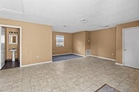Building Photo - 2200 Peach Ave