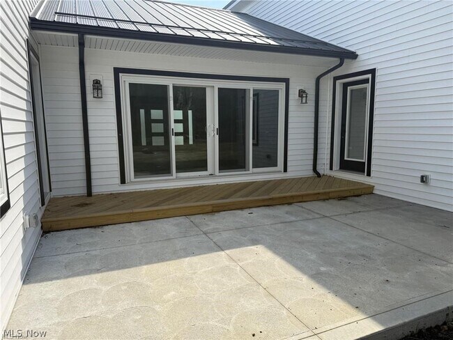 Building Photo - 3940 Ellendale Rd