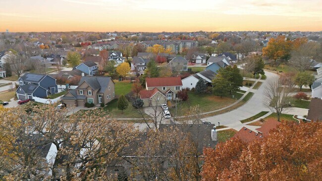 Building Photo - TIMELESS COMFORT!! 4 Bedroom, 4 Bathroom Home in Urbandale!