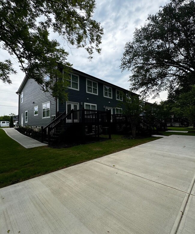 Building Photo - ???? Brand New 3BR/2.5BA Townhome for Rent...