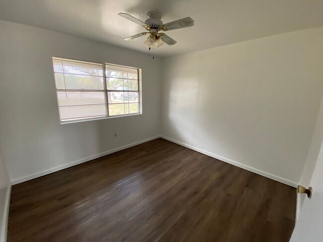 Building Photo - Nice Country living!