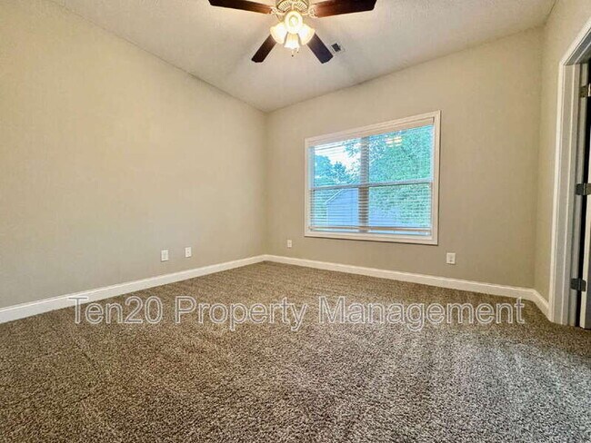 Building Photo - 488 Lee Road 288