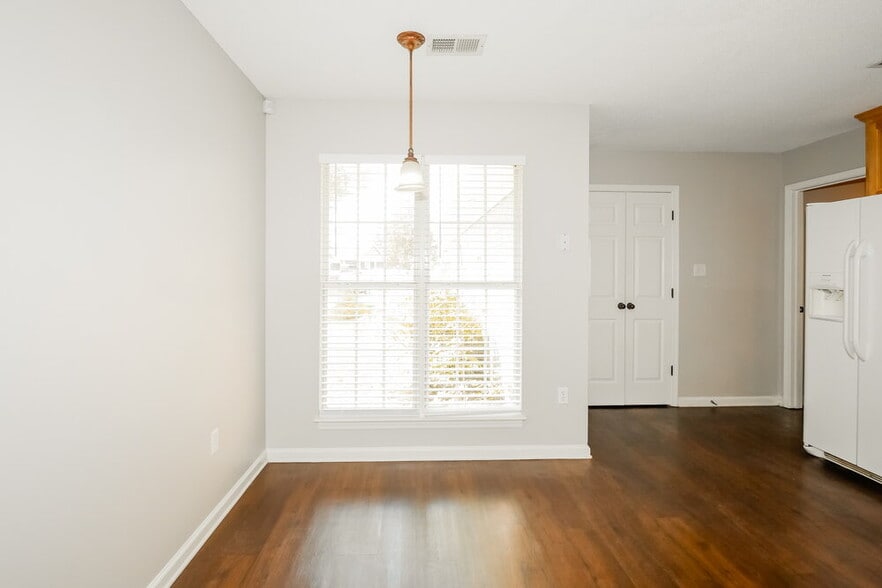 Building Photo - 1820 Mary Payton Cove