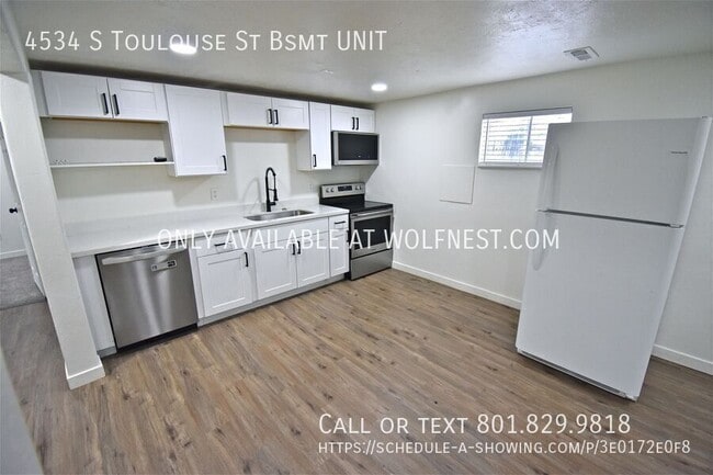 Building Photo - 4534 Toulouse St