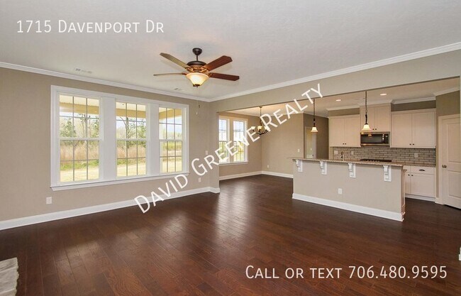 Building Photo - 1715 Davenport Dr