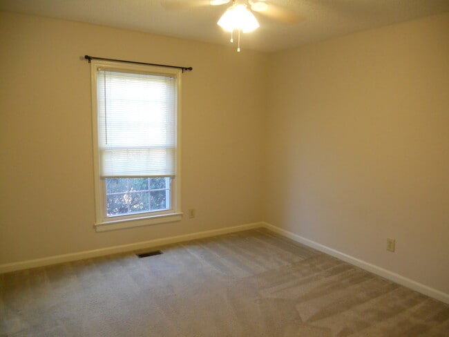 Building Photo - 226 Ryan Way