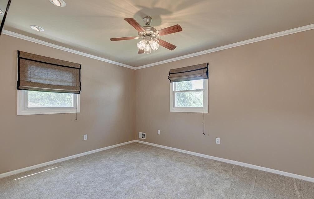 Building Photo - 6510 Carriage Dr