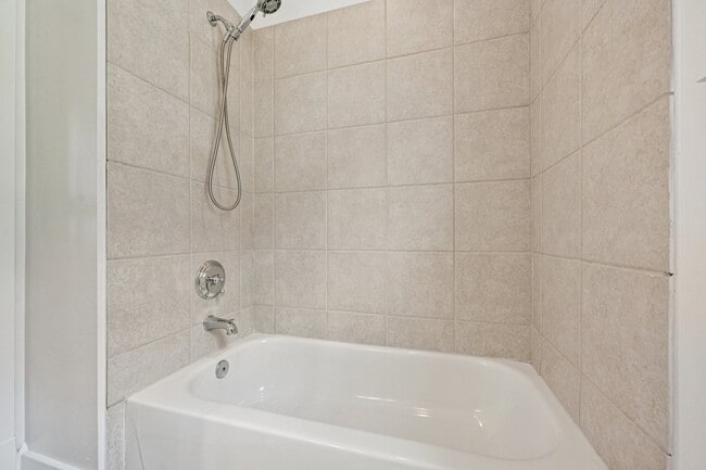 Building Photo - 1537 Alexander St