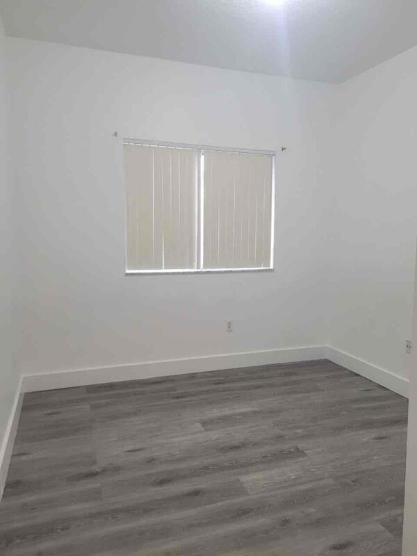 Building Photo - 7330 NW 114th Ave