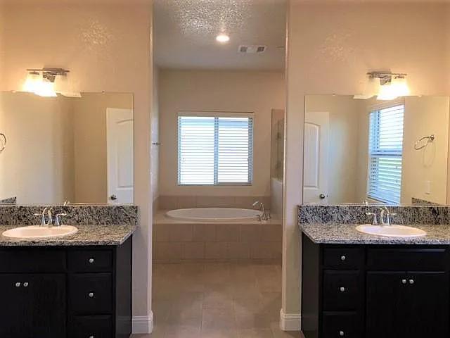 Building Photo - 3796 Jardin Way